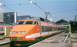 KATO K10-2135 - N - 10-tlg. Triebzug TGV Zug 05 Sud-Est, SNCF, Ep. IV - DC-Sound